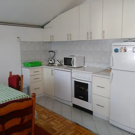 Una Apartment