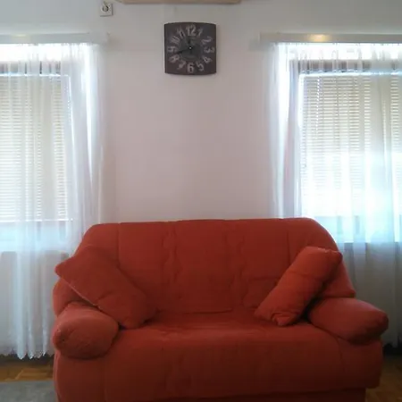 Una Apartment